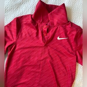 Nike boys dri-fit collared shirt. Size S. Red stripe design. Great condition!